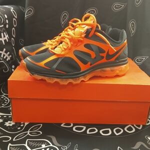 2012 Nike air max size 6y or 7.5 women's rare